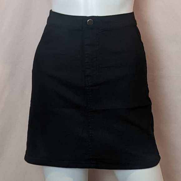 PrettyLittleThing Black Disco Fit Denim Mini Skirt size 4 - Picture 1 of 5